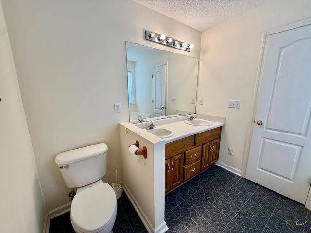 125 Eastwick Drive, Kathleen, GA 31047