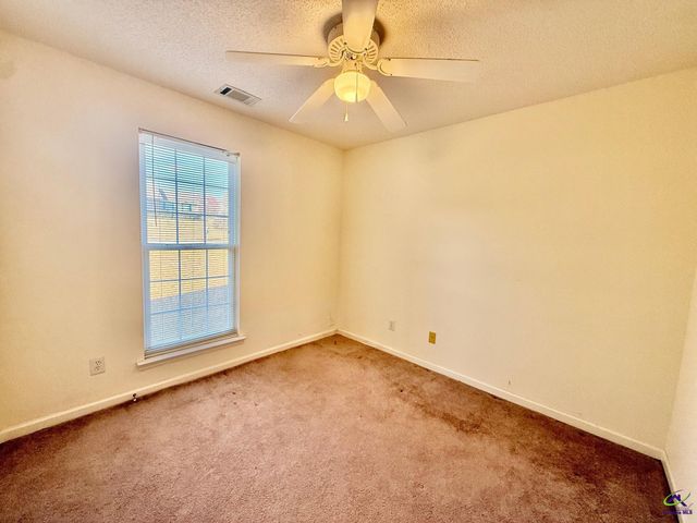 125 Eastwick Drive, Kathleen, GA 31047