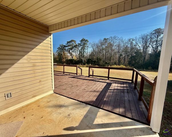 125 Eastwick Drive, Kathleen, GA 31047