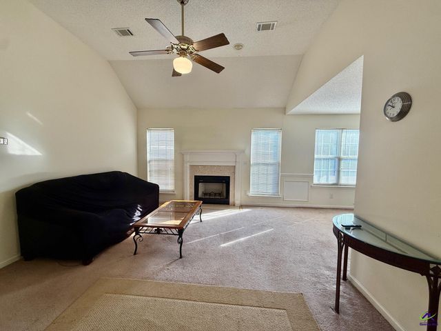 125 Eastwick Drive, Kathleen, GA 31047