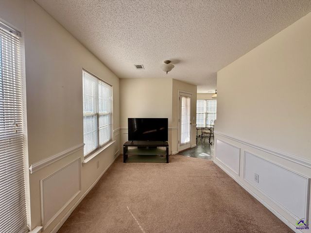 125 Eastwick Drive, Kathleen, GA 31047