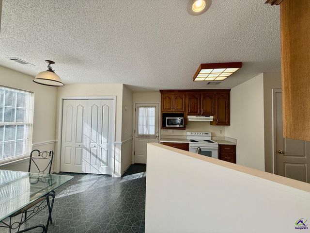 125 Eastwick Drive, Kathleen, GA 31047