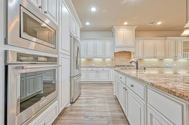 10406 Southern Hawker, Conroe, TX 77385