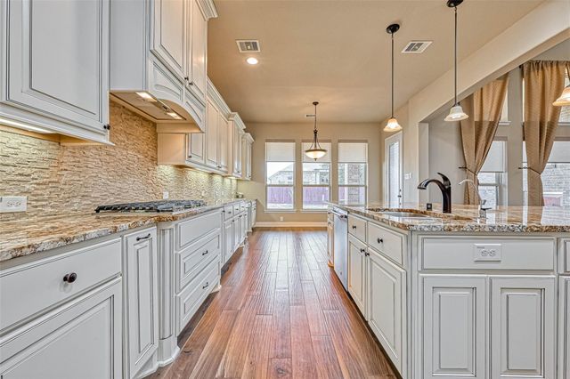 10406 Southern Hawker, Conroe, TX 77385