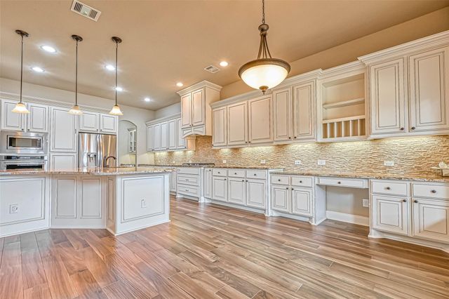 10406 Southern Hawker, Conroe, TX 77385