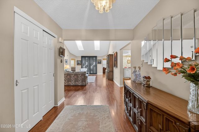 25 Hansom Lane, Marlboro, NJ 07746
