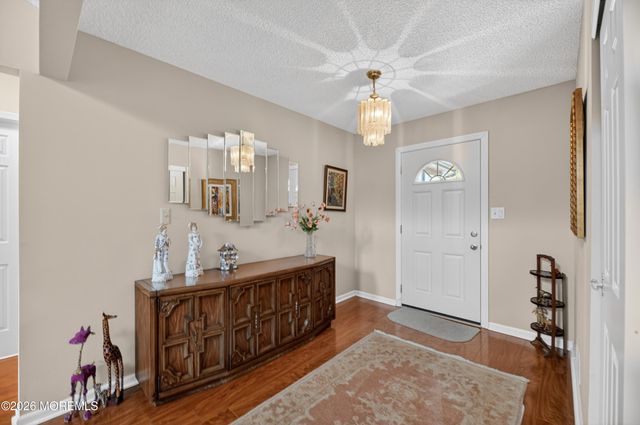 25 Hansom Lane, Marlboro, NJ 07746