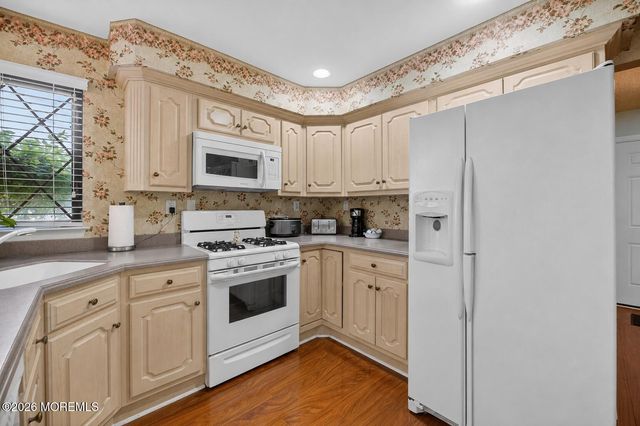 25 Hansom Lane, Marlboro, NJ 07746