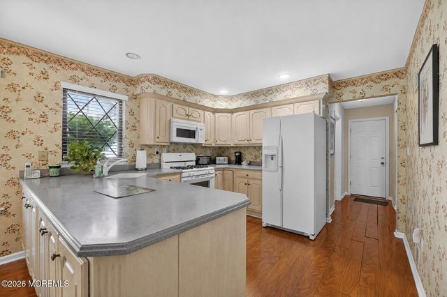 25 Hansom Lane, Marlboro, NJ 07746