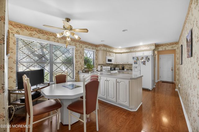 25 Hansom Lane, Marlboro, NJ 07746