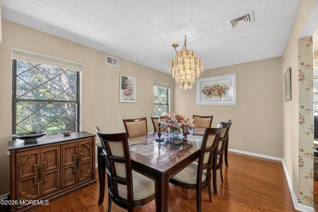 25 Hansom Lane, Marlboro, NJ 07746