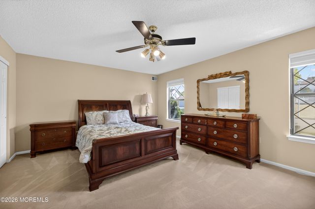 25 Hansom Lane, Marlboro, NJ 07746