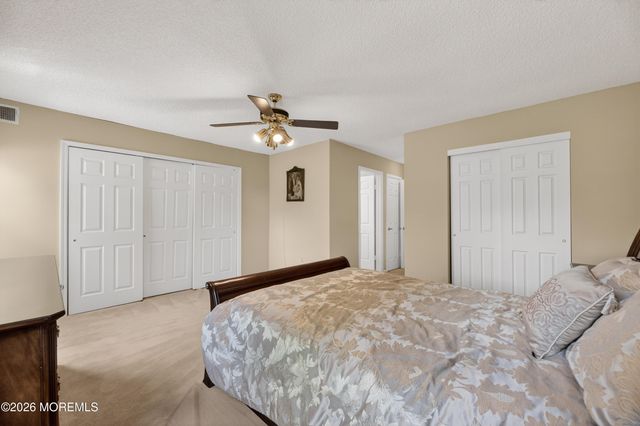 25 Hansom Lane, Marlboro, NJ 07746