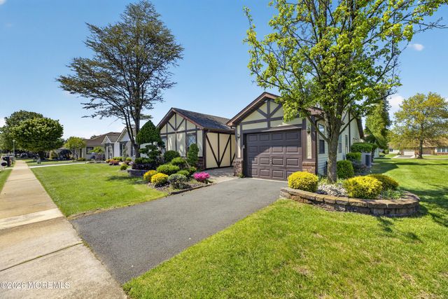 25 Hansom Lane, Marlboro, NJ 07746