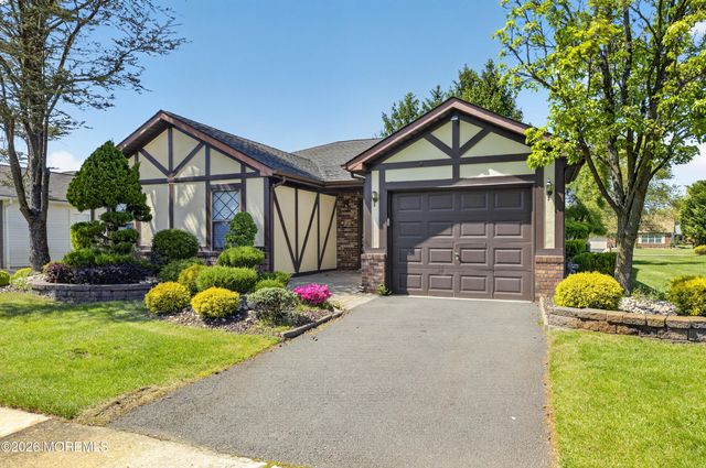 25 Hansom Lane, Marlboro, NJ 07746