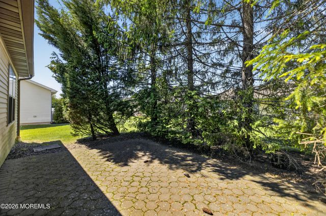 25 Hansom Lane, Marlboro, NJ 07746