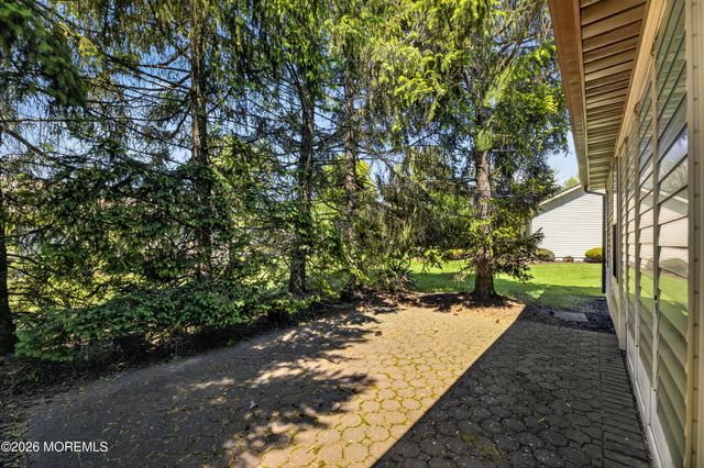 25 Hansom Lane, Marlboro, NJ 07746