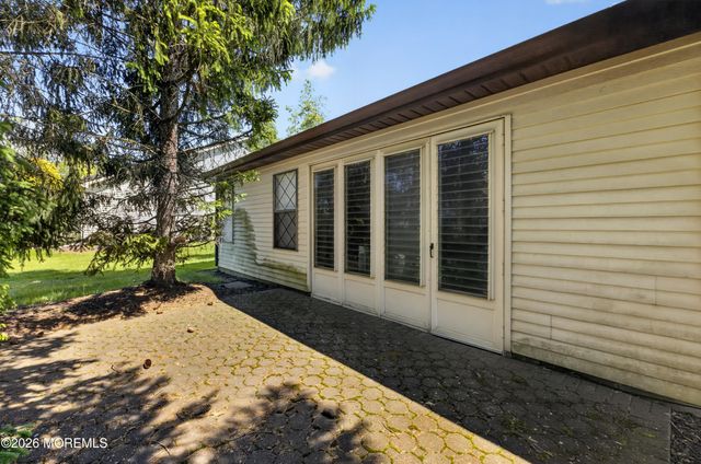 25 Hansom Lane, Marlboro, NJ 07746