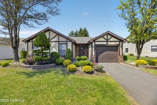 25 Hansom Lane, Marlboro, NJ 07746