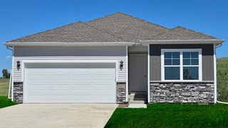 5606 152nd Street, Urbandale, IA 50111