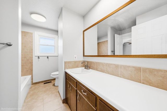 817 W Falcon Ave, Spokane, WA 99218