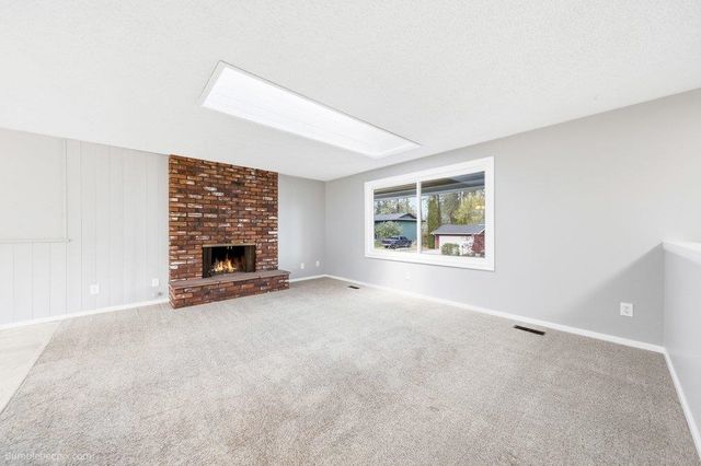 817 W Falcon Ave, Spokane, WA 99218