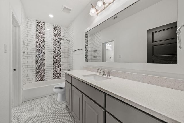 18935 Wild Thornberry Drive, Tomball, TX 77377