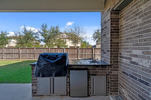 18935 Wild Thornberry Drive, Tomball, TX 77377