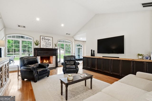 155 Youngs Circle, Fayetteville, GA 30215