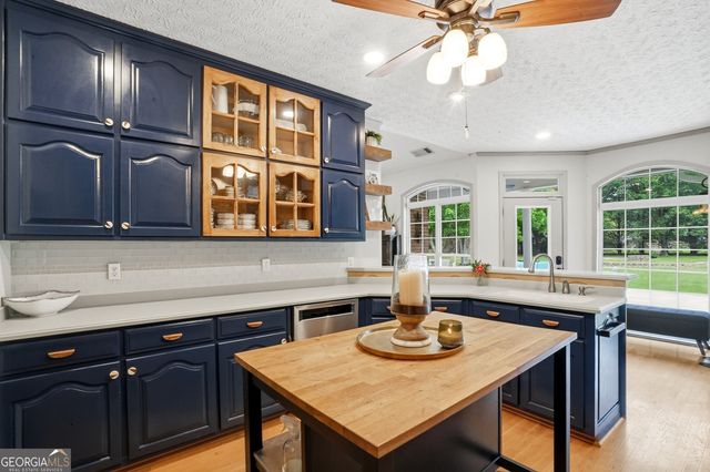 155 Youngs Circle, Fayetteville, GA 30215