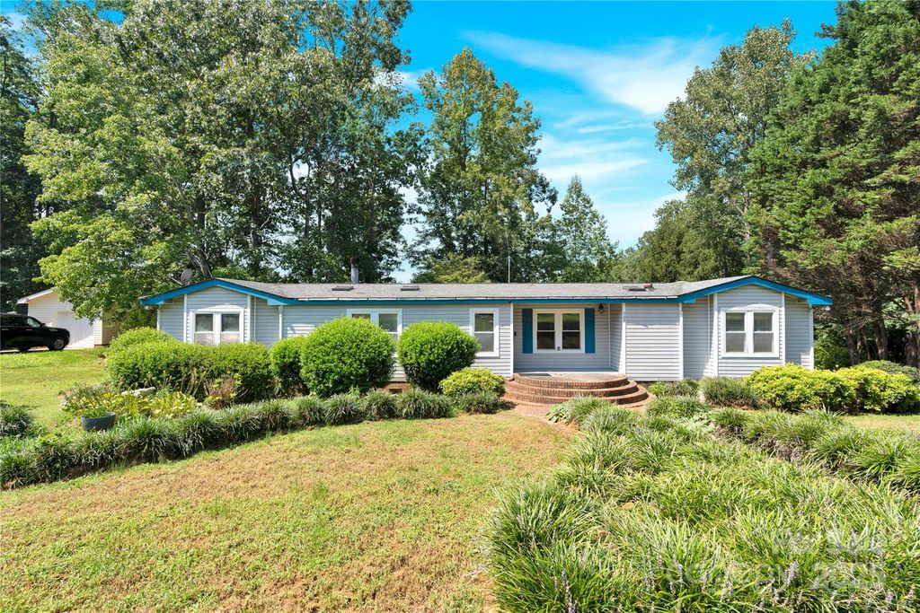 985 Sentinal Oaks Drive, Clover, SC 29710