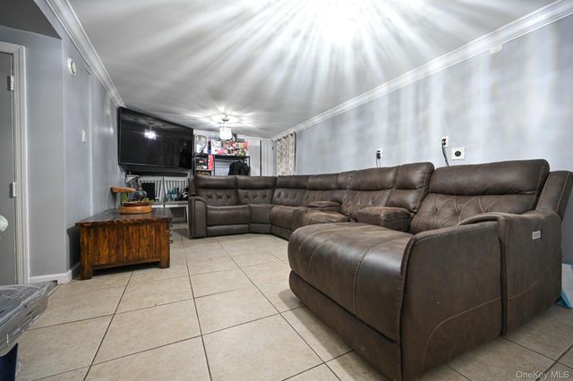 13 E Walnut Street, Central Islip, NY 11722