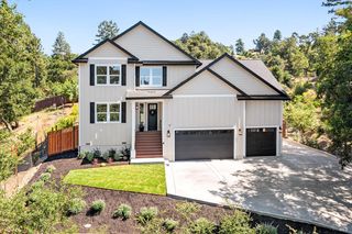 647 Greenview Dr, Santa Rosa, CA 95403