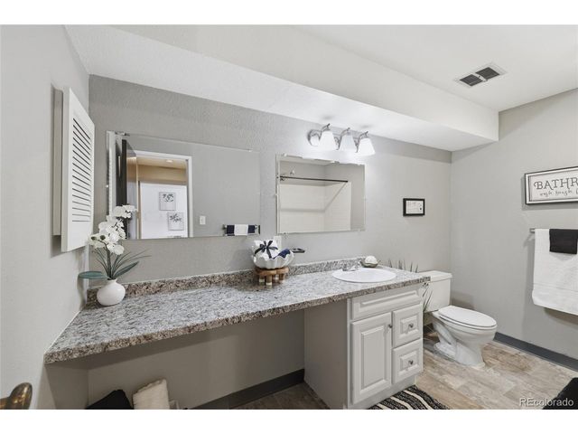 7615 E Quincy Ave 202, Denver, CO 80237