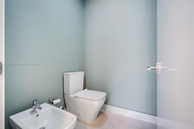 10135 NW 77th St, Doral, FL 33178