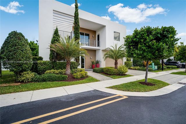 10135 NW 77th St, Doral, FL 33178