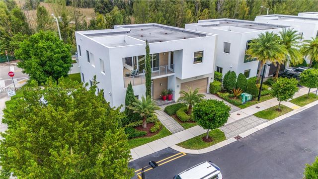 10135 NW 77th St, Doral, FL 33178