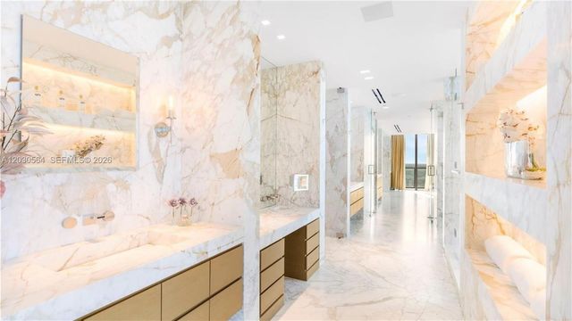 19575 Collins Avenue PH43, Sunny Isles Beach, FL 33160