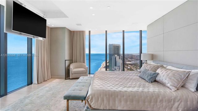 19575 Collins Avenue PH43, Sunny Isles Beach, FL 33160