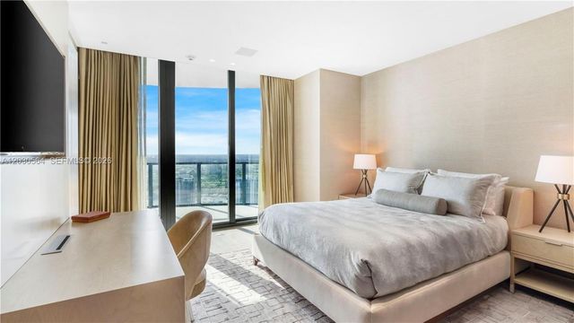 19575 Collins Avenue PH43, Sunny Isles Beach, FL 33160