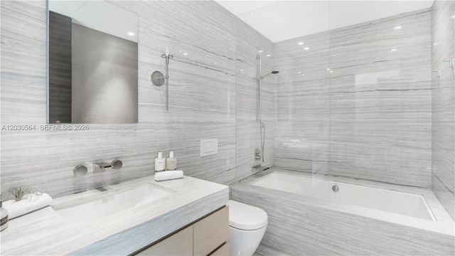 19575 Collins Avenue PH43, Sunny Isles Beach, FL 33160