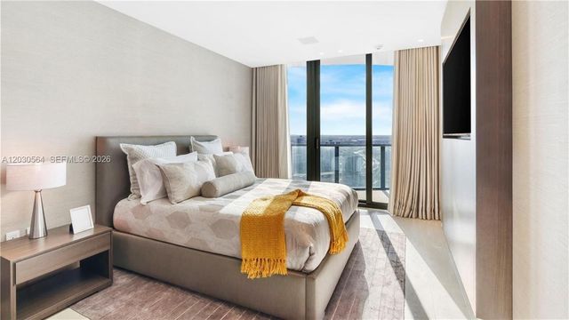 19575 Collins Avenue PH43, Sunny Isles Beach, FL 33160