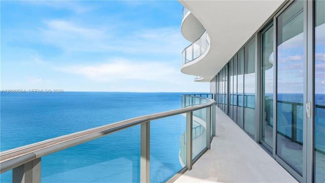 19575 Collins Avenue PH43, Sunny Isles Beach, FL 33160