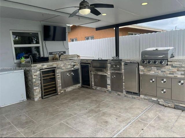 7651 NW 14th St 7651, Pembroke Pines, FL 33024