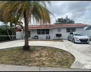 7651 NW 14th St 7651, Pembroke Pines, FL 33024