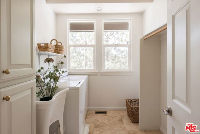 958 Lucerne Lane, Lake Arrowhead, CA 92352