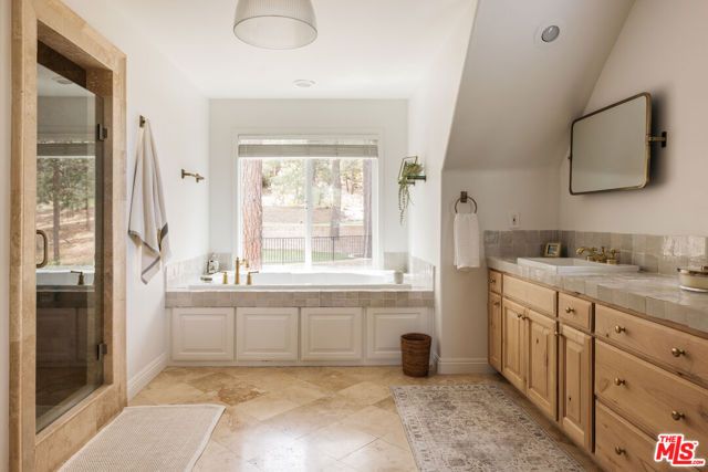 958 Lucerne Lane, Lake Arrowhead, CA 92352