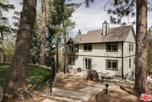 958 Lucerne Lane, Lake Arrowhead, CA 92352