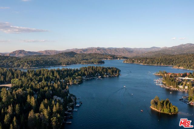 958 Lucerne Lane, Lake Arrowhead, CA 92352