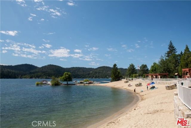 958 Lucerne Lane, Lake Arrowhead, CA 92352